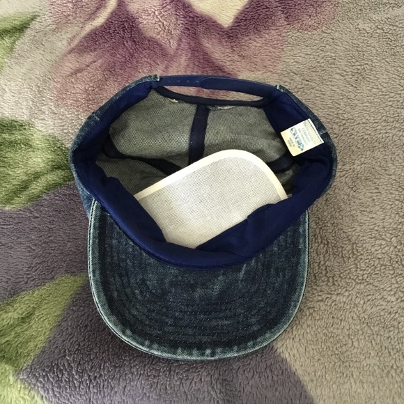 SnapBack novelty hat 🧢 - Picture 4 of 8